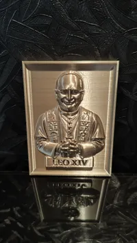 Bas-relief du pape Léon XIV — photo 10