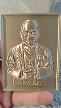Bas-relief du pape Léon XIV — photo 5