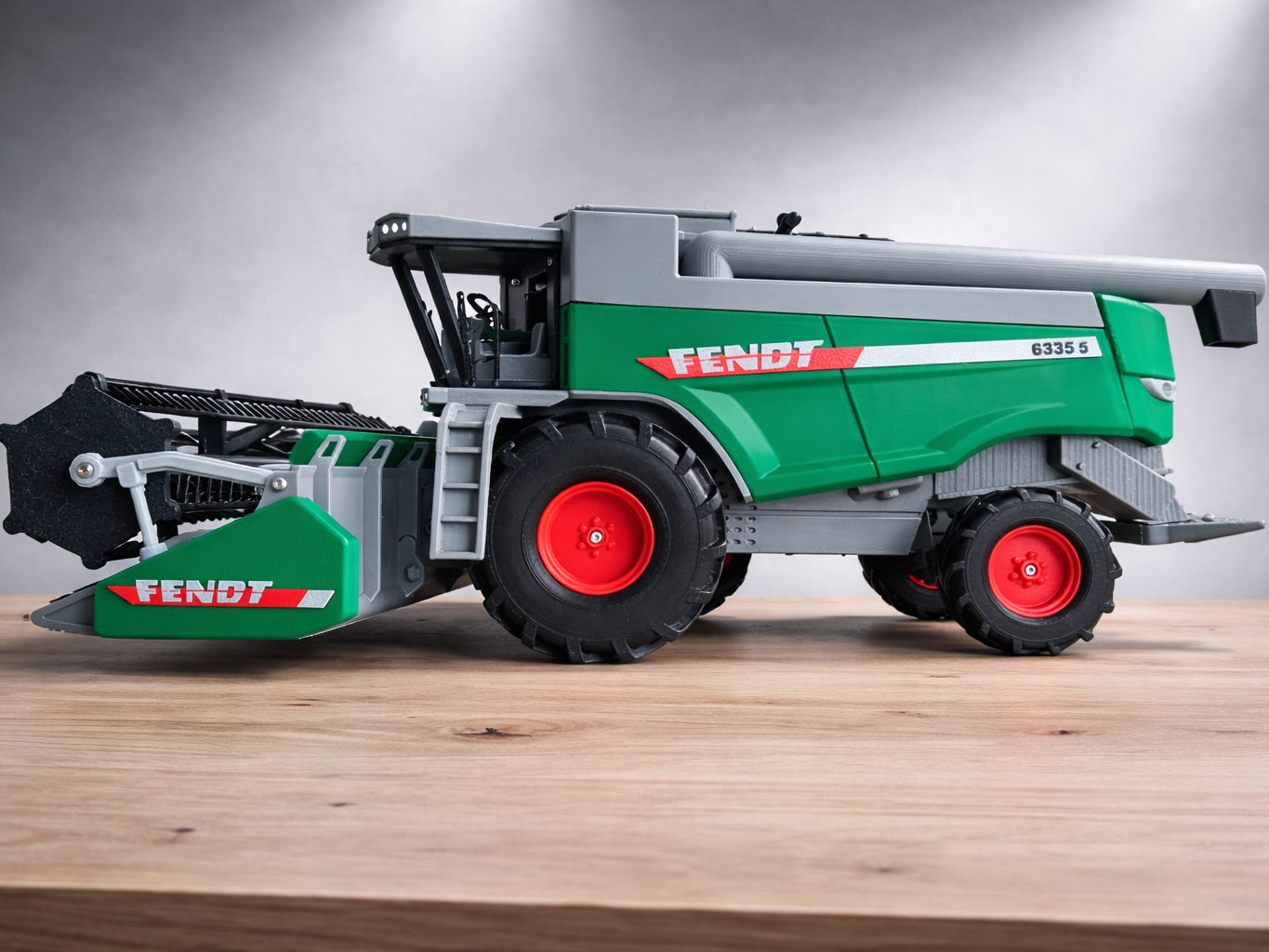 Fendt combine harvester 1:24