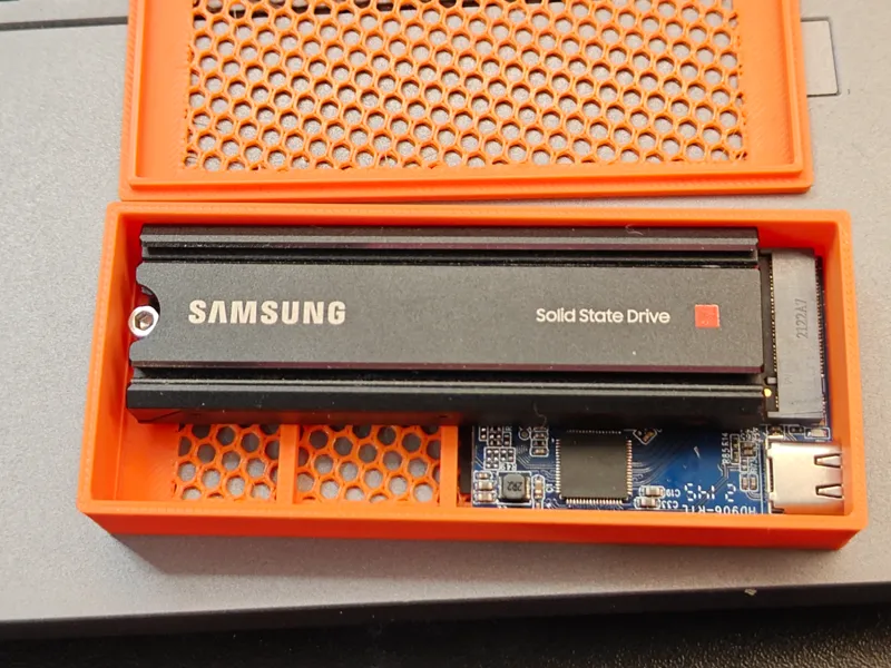 Customizable M.2 SSD USB case