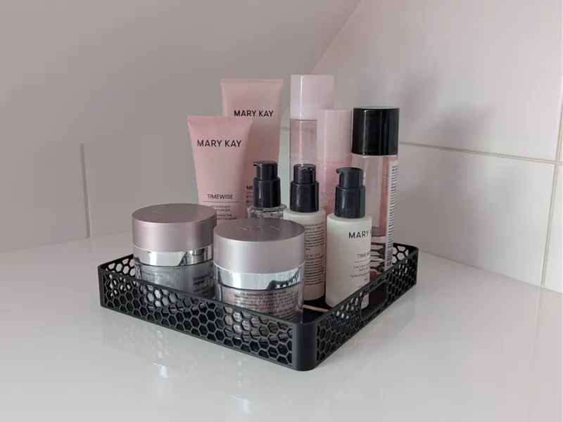 Simple Cosmetic Organizer