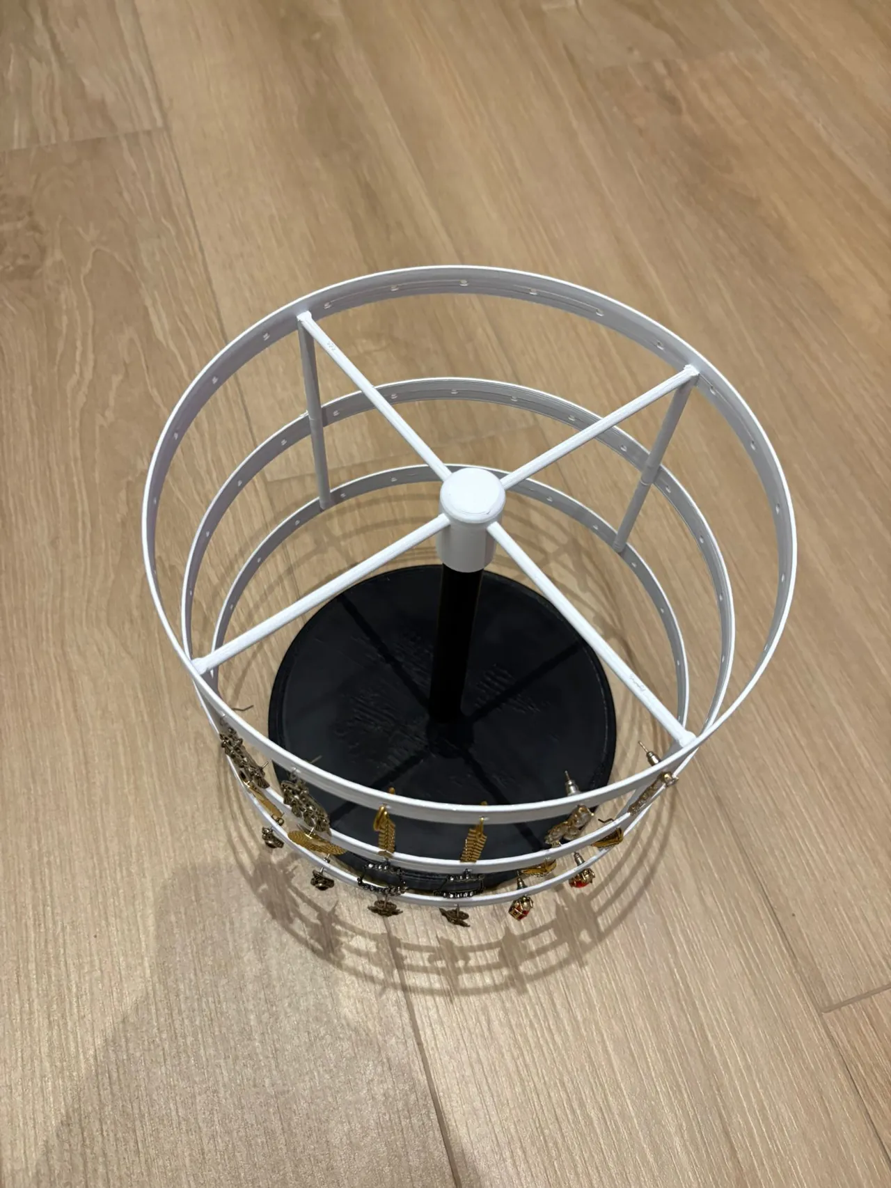 Minimalist Rotating Earring Organizer view 3
