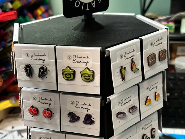 SmallRotatingHexEarringCardHolder