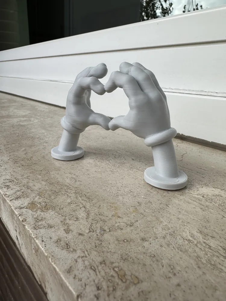 Heart hands - Free 3D Print Model - MakerWorld