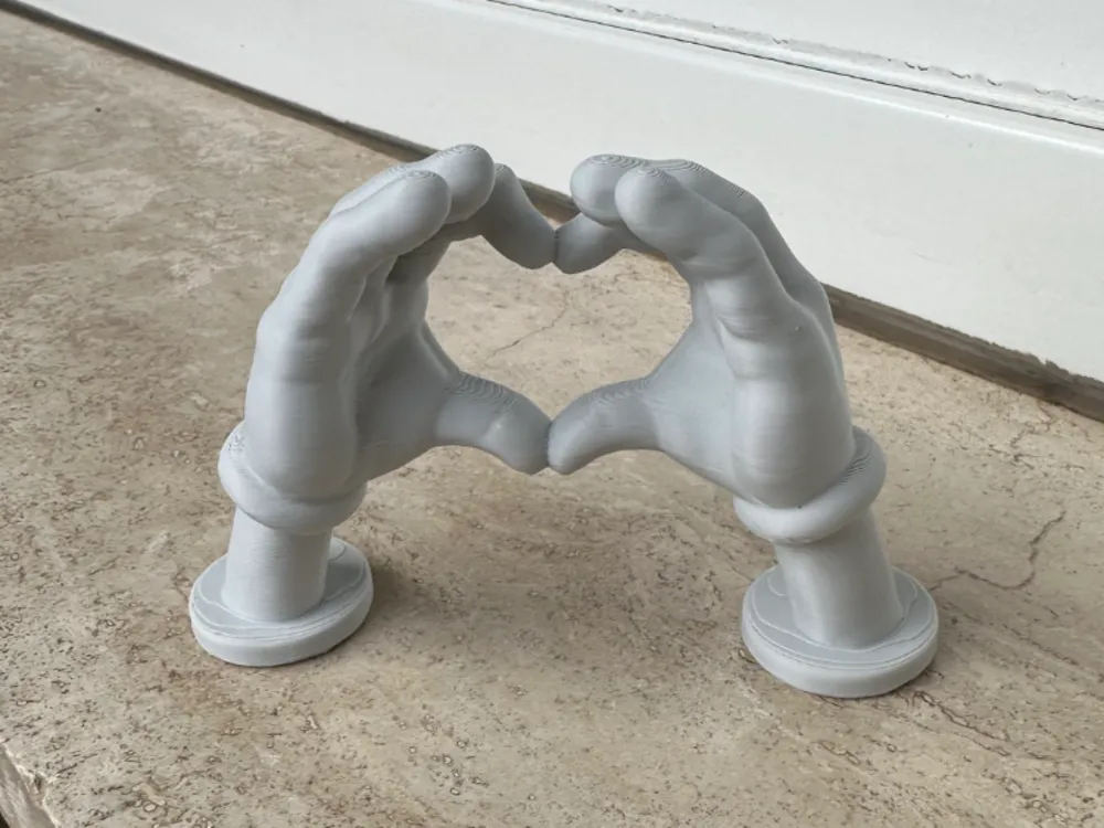 Heart hands - Free 3D Print Model - MakerWorld