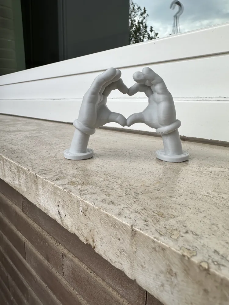 Heart hands - Free 3D Print Model - MakerWorld