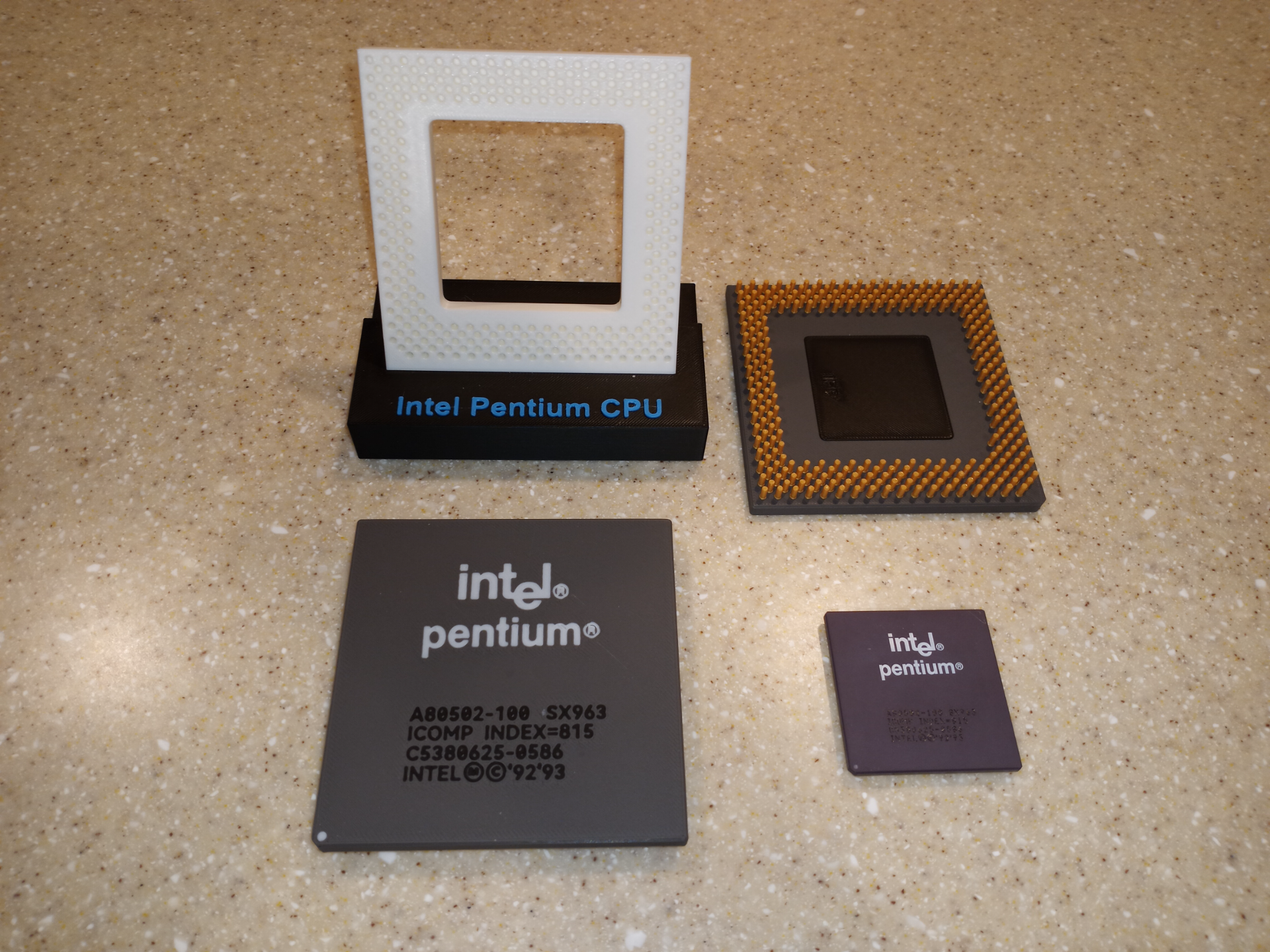 Intel Pentium S7 CPU With Display Socket