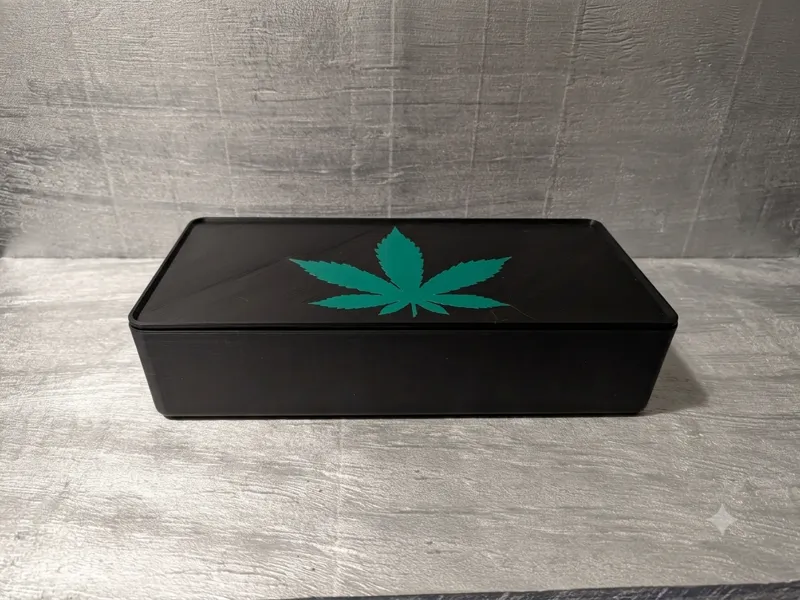 Cannabis Leaf Stash Box/Rolling Tray
