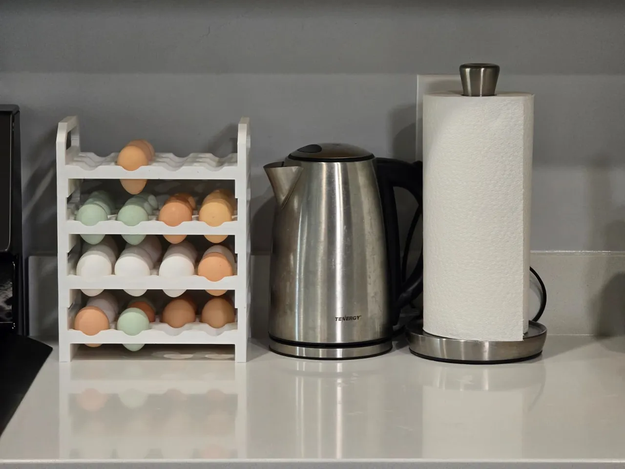 Stackable Dozen Egg Tray view 2