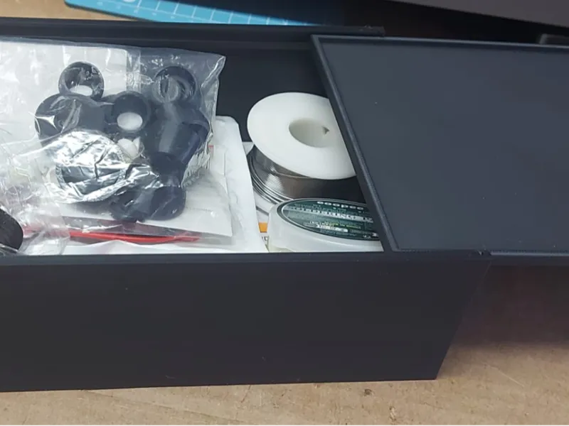 caja con tapa corredera 226 x 132.5 x 62.5 mm