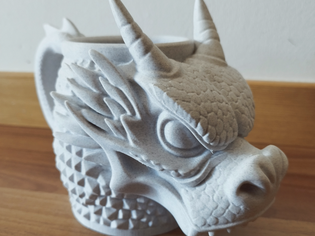 Dragon Head Can Holder/Porta-Lata Cabeça de Dragão
