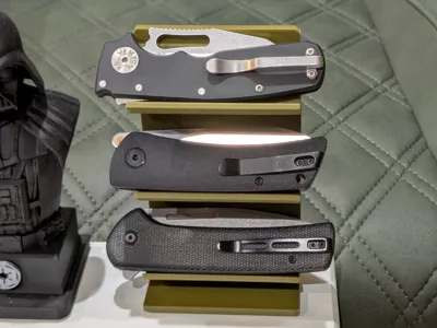Pocket Knife Display - Stand type for 3 knives