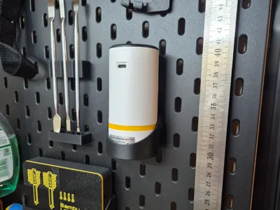 Vacuum pump holder for Ikea skadis board.