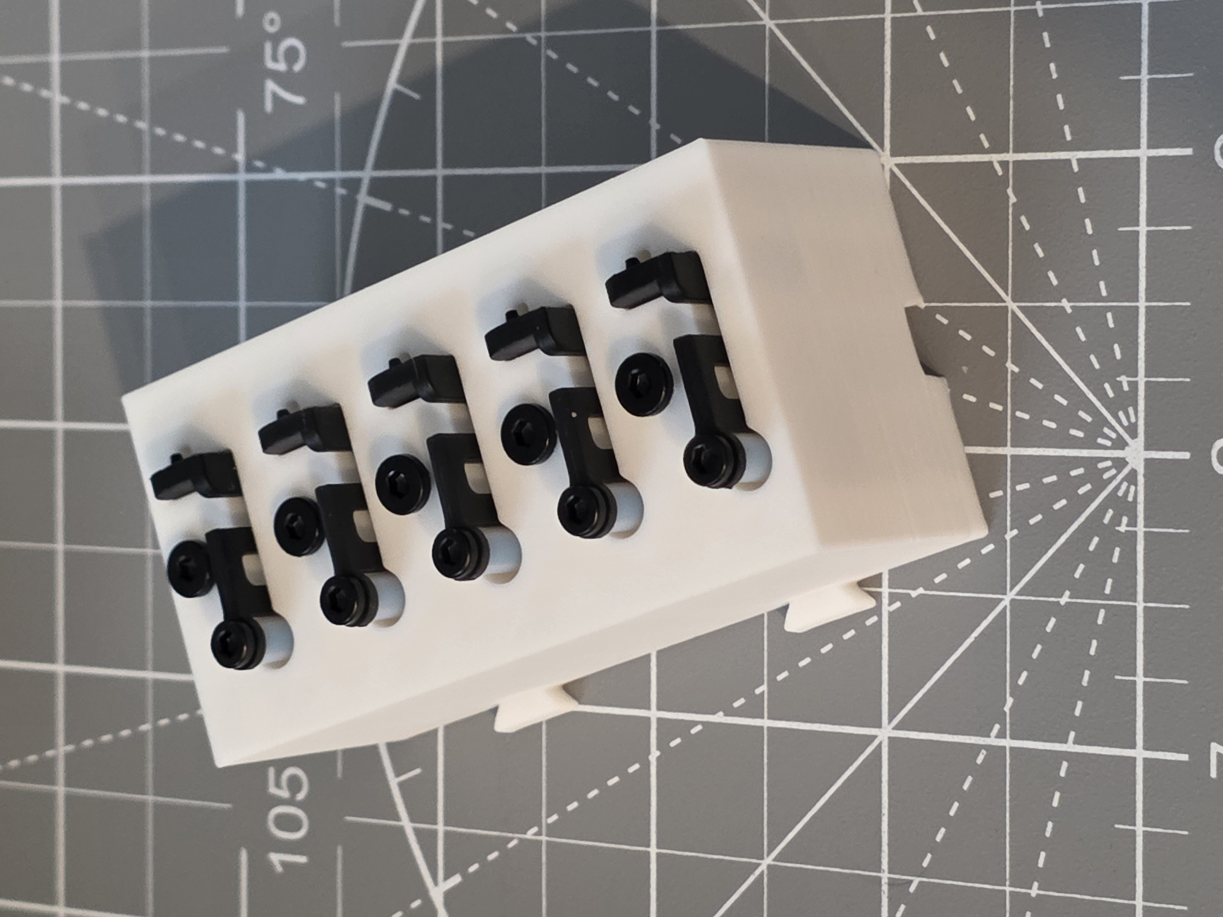 Miniatura 23 do modelo 3D Customizable Modular Hotend Box (v3)