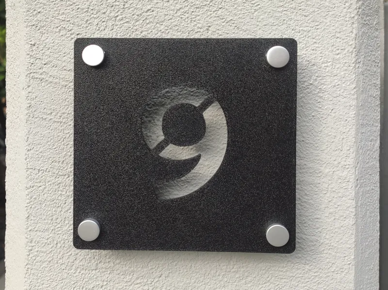 Customizable house number plate