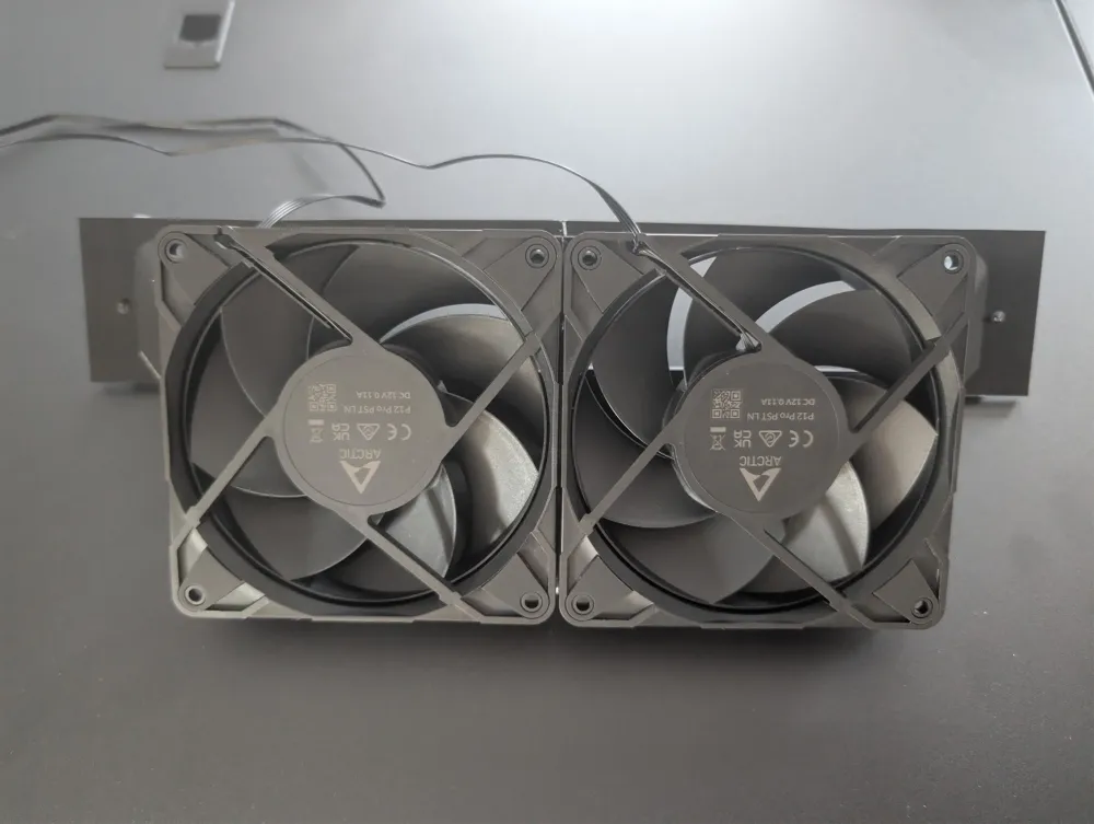 Dualer 120mm Lüfter Einlasshalterung | Lanberg 12U Rack – Kostenloses ...
