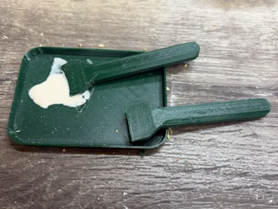 Mini Glue Pad with Spreader and Scraper