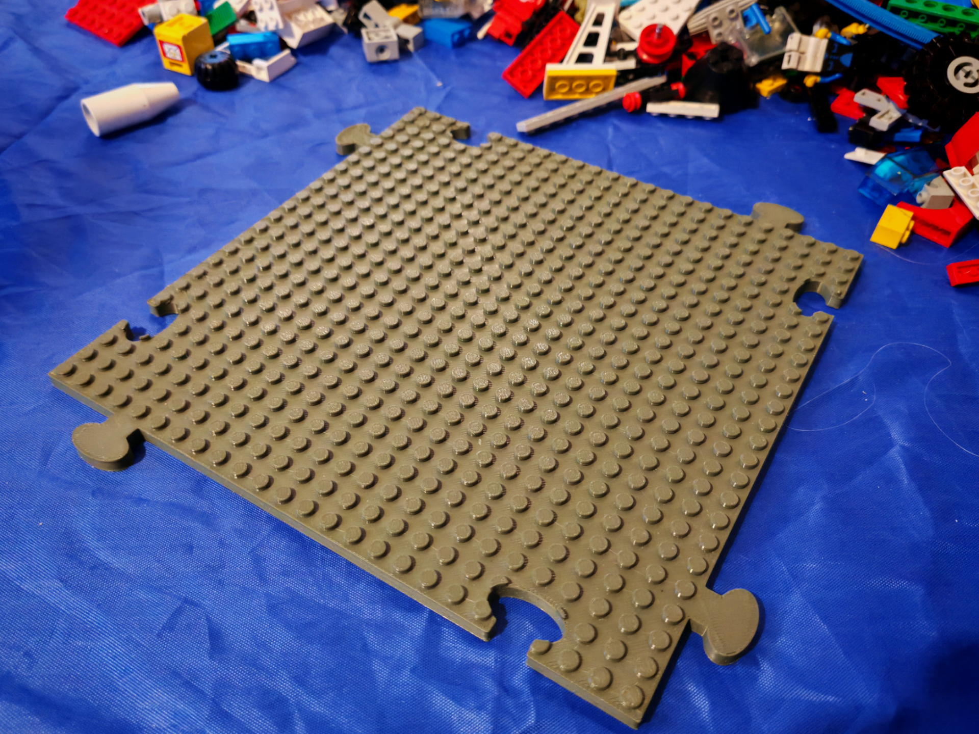 RC Crawler Park - brick compatible tile