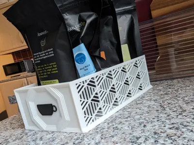 Box for tea pouches, with color-coded cups