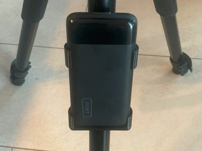 Halter für INUI B1-B5 20000mAh an Manfrotto 055