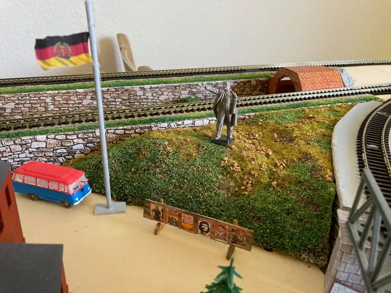 Denkmal Spur TT