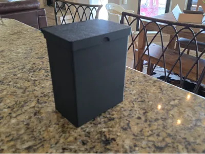 4.4 lb (2 kg) salt box