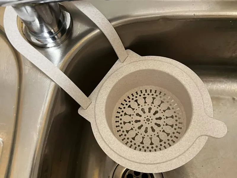 Kitchen sink trash bin