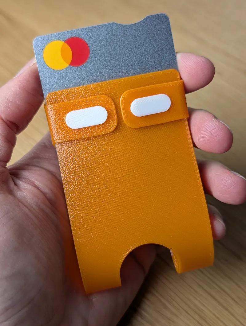Flexible wallet / card holder