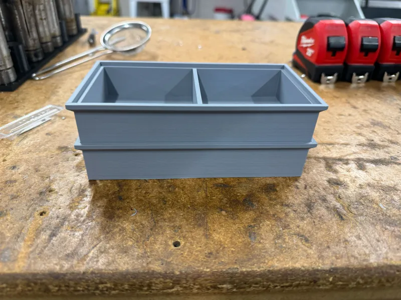Stackable tray