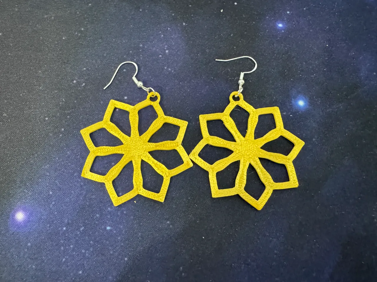flower earring view 2