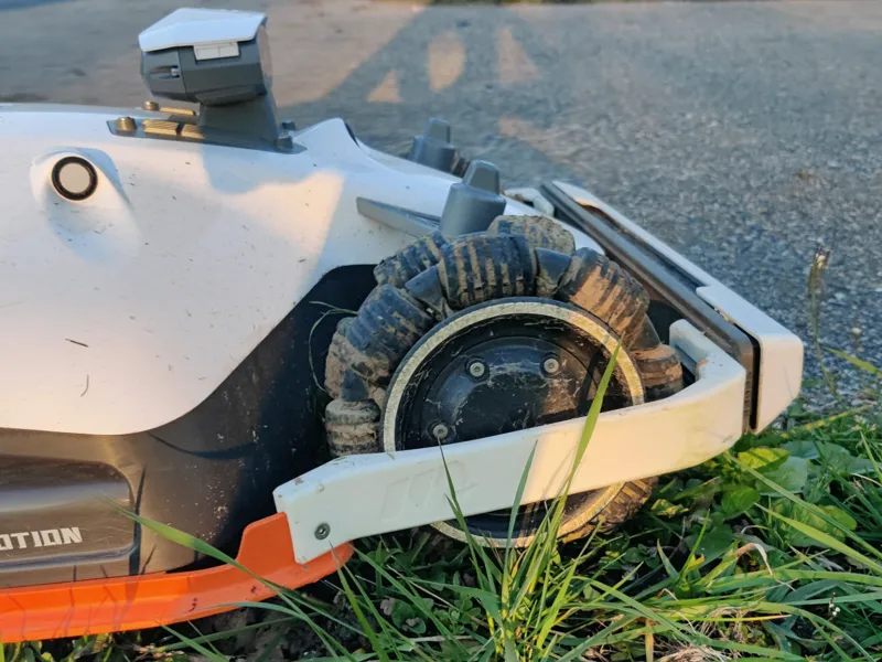 Mammotion Side Wheel protections LUBA2 AWD