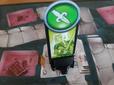 Platform for cardboard characters for boardgames