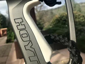 Hoyt Stratos Textured Grip