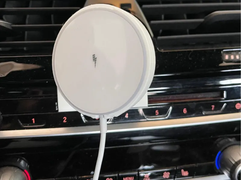 3rd Party 59.5mm Magsafe car charger for CD slot
