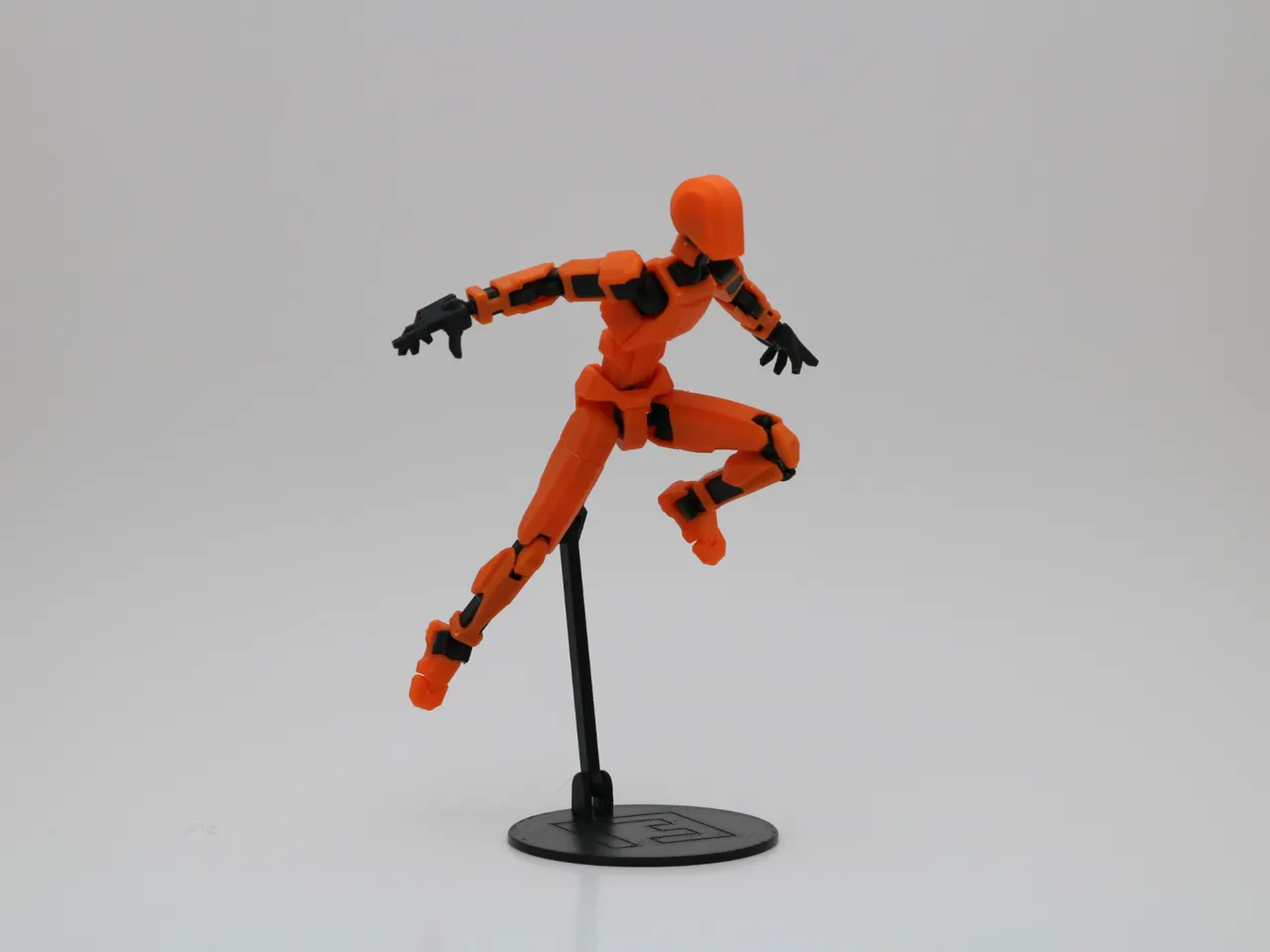 Dummy 13 - simple display stand view 3