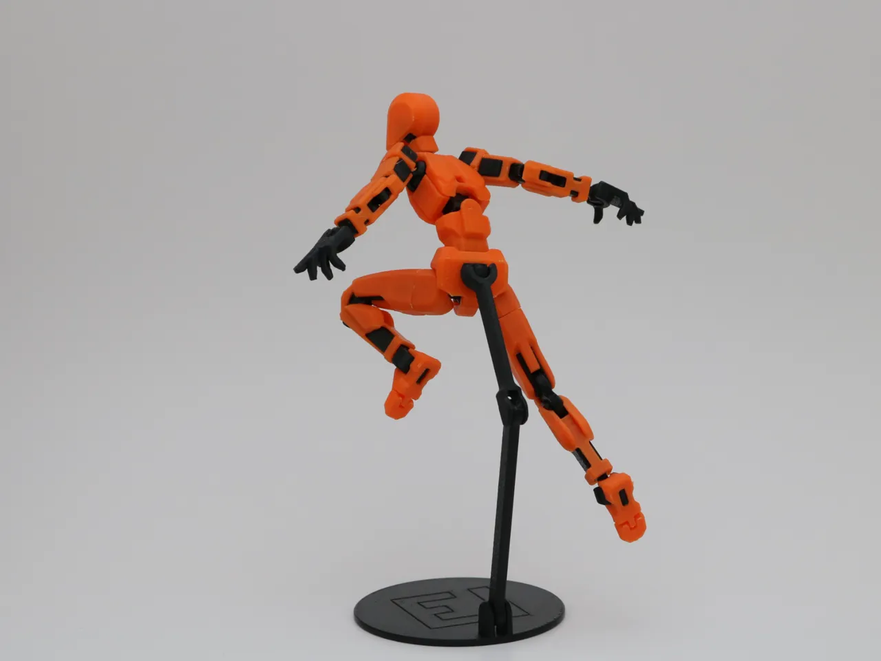 Dummy 13 - simple display stand view 2