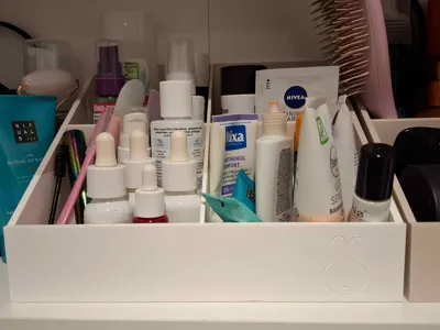 Makeup/bathroom orgenizer with miffy on front size
