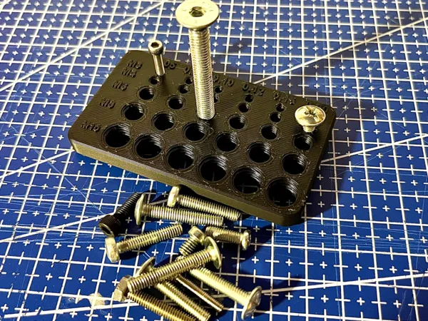 https://makerworld.bblmw.com/makerworld/model/US7cd8bbaa361949/design/2025-08-28_aa50f6ee5f8c5.jpeg
