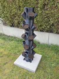 Pflanzturm mit Markierung