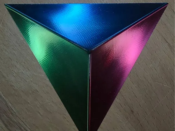 Sphère low poly épurée