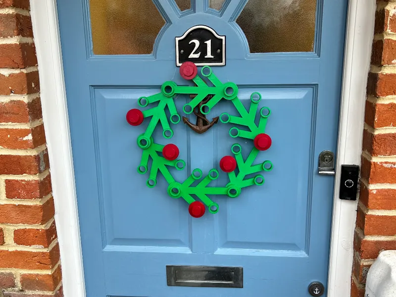 Building Brick Christmas Wreath