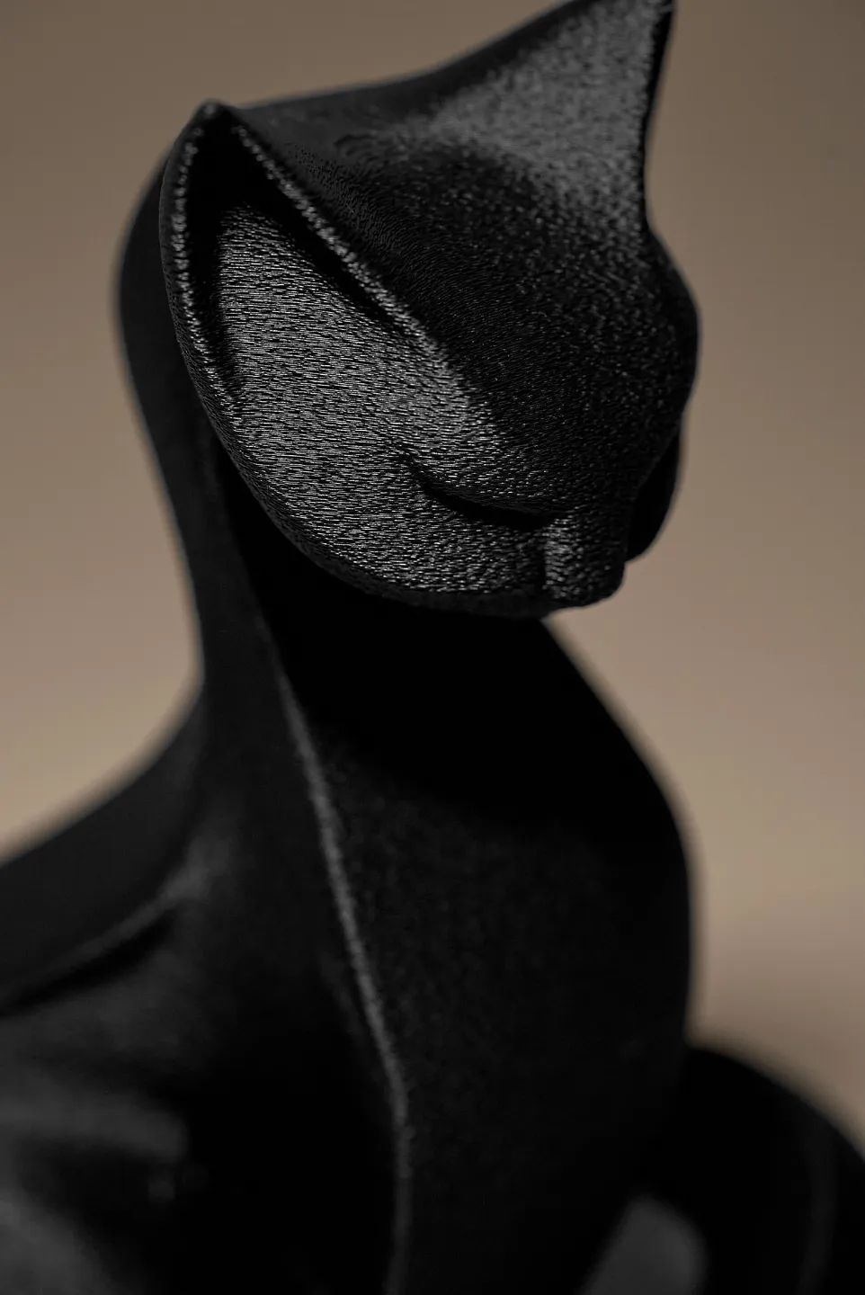 Dekoratives Katzenornament, besonderes Design, Sammlerstück, Geschenkfigur