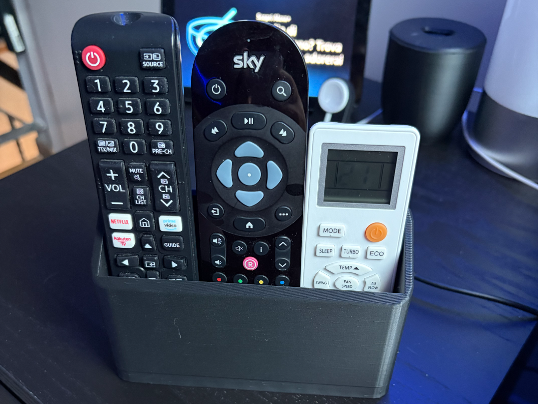 Porta Telecomandi Minimal — Comodino / Wall Mount