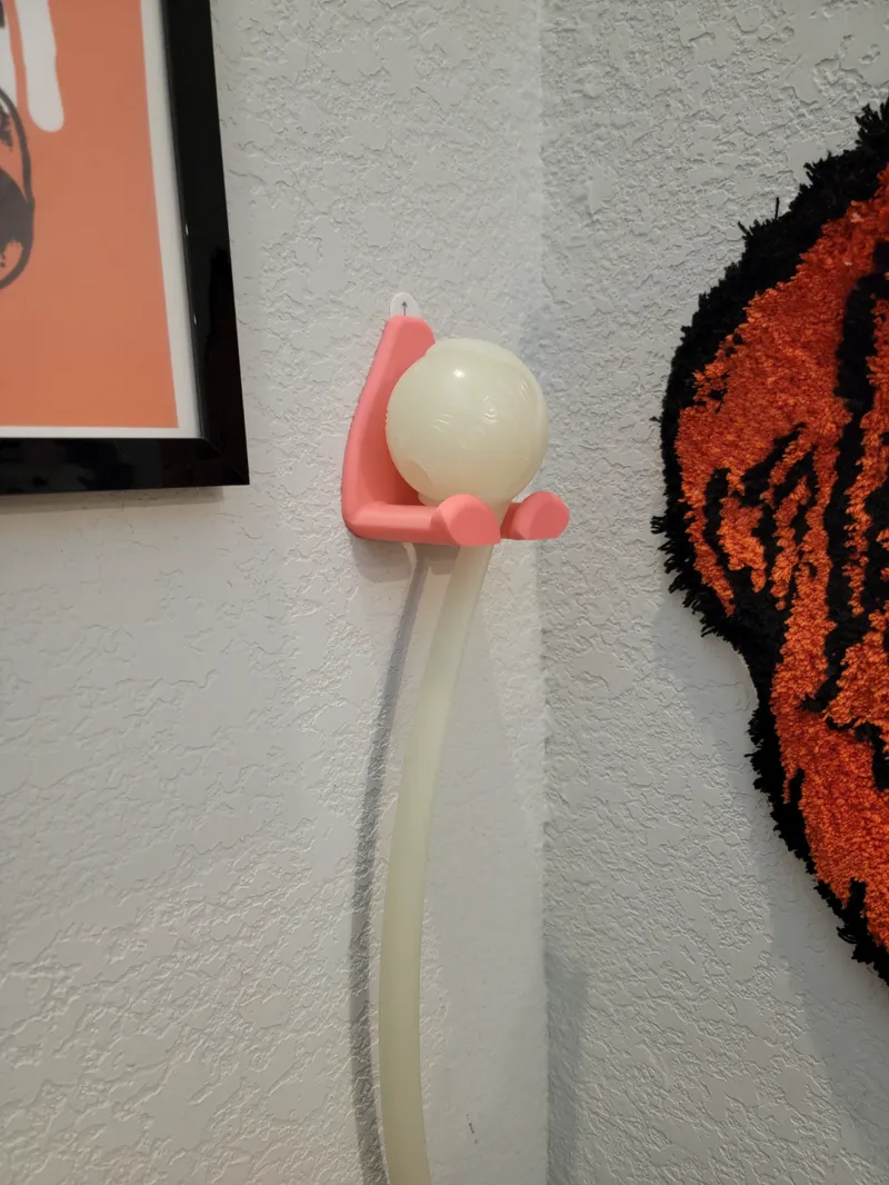 Medium Chuck It Ball Thrower Command Wall Mount