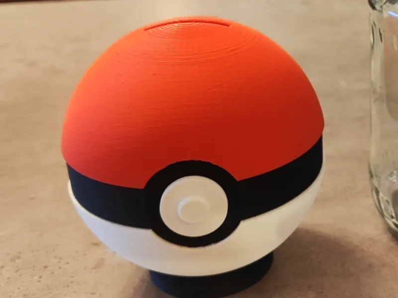 Small pokeball money box (10cm)