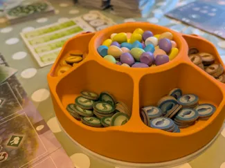 Spinning Token Storage for Wingspan