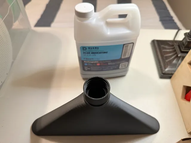 Oval funnel + threaded top to fit Silica bottle