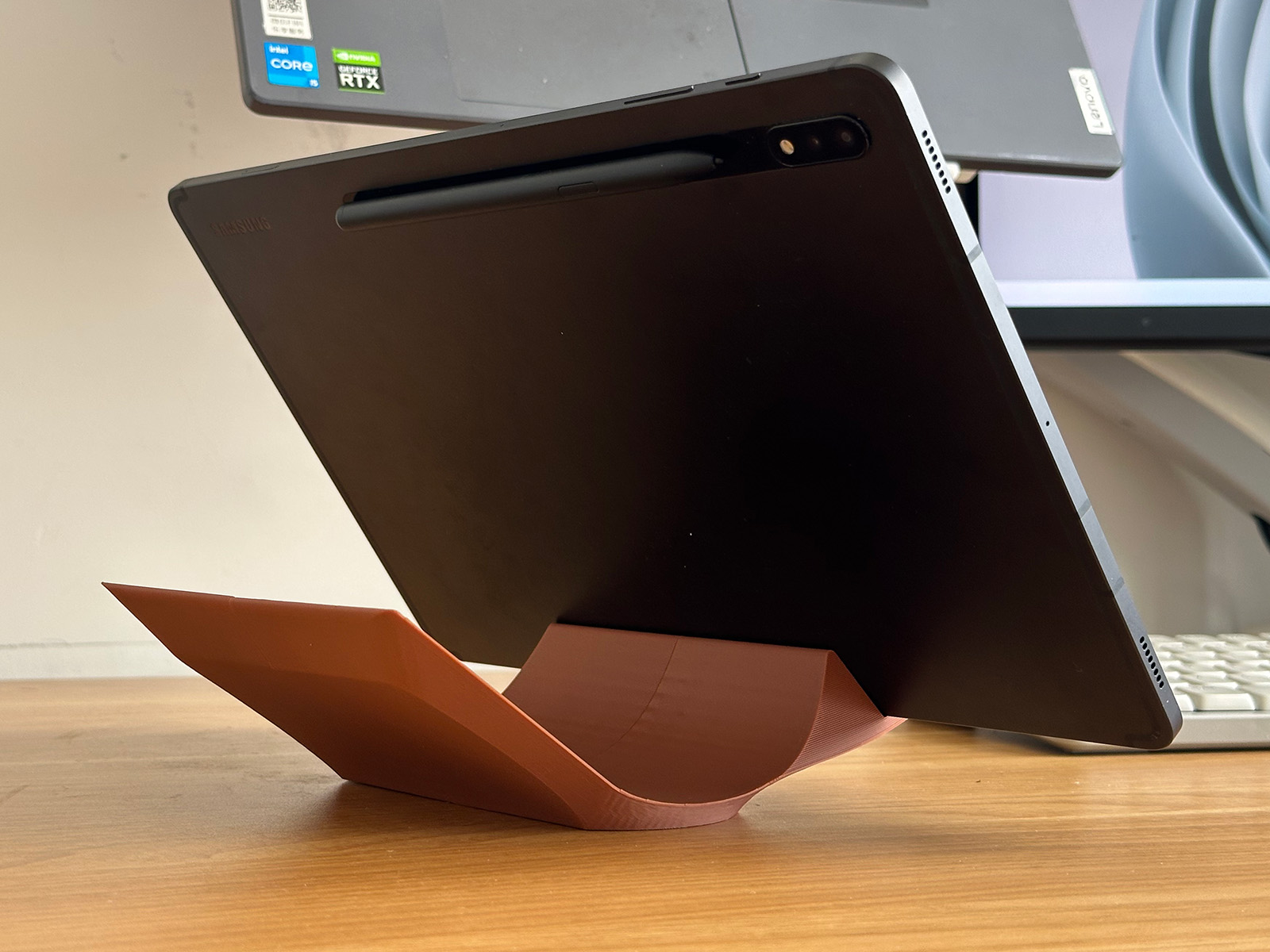 Miniatura 3 do modelo 3D 影视飓风同款ipad平板支架，1:1完美复刻，简约平板电脑支架-实用至上