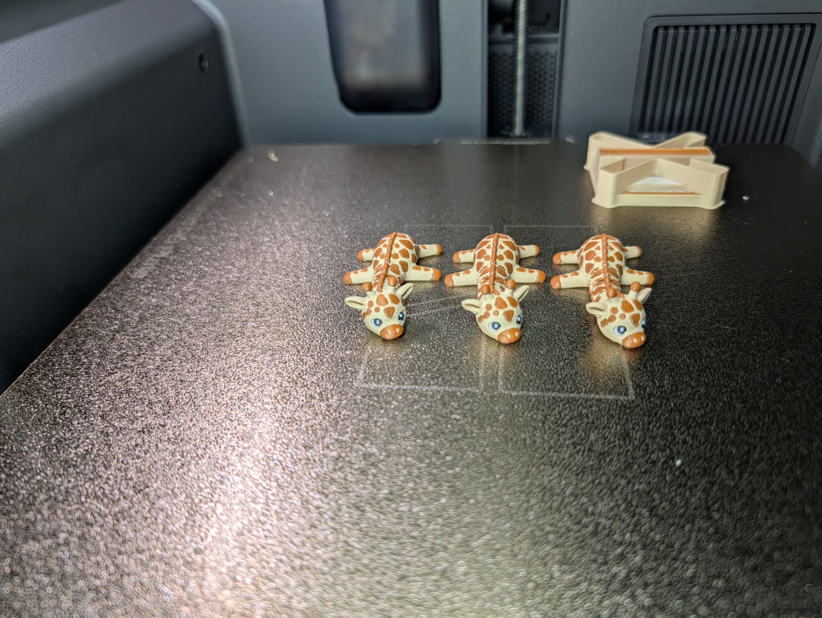 Miniatura 3 do modelo 3D Tiny Giraffe