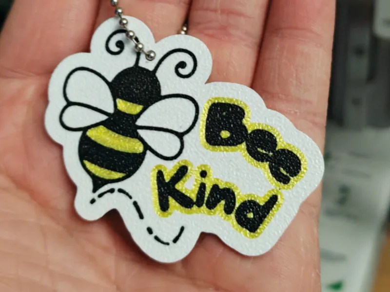 Keychain BeeKind - Bee Kind